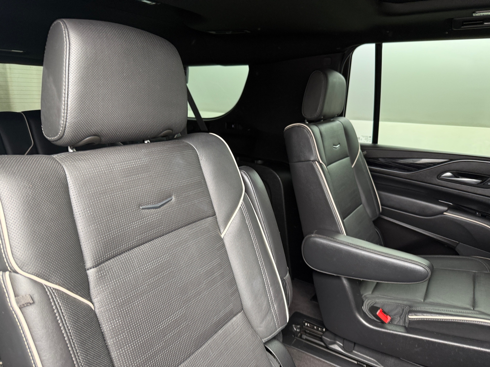 Thumbnail: 2022 Cadillac Escalade - 5