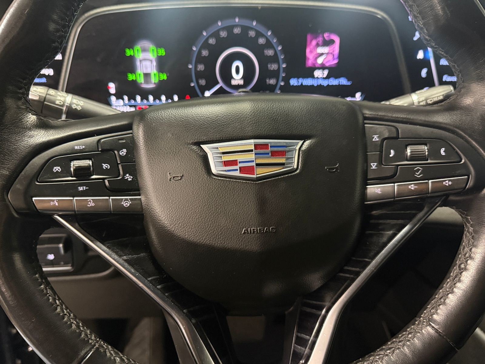 Thumbnail: 2022 Cadillac Escalade - 4