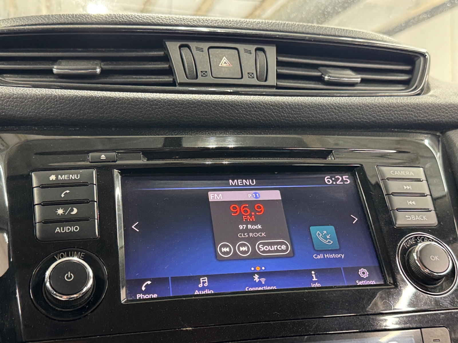 Thumbnail: 2018 Nissan Rogue - 4