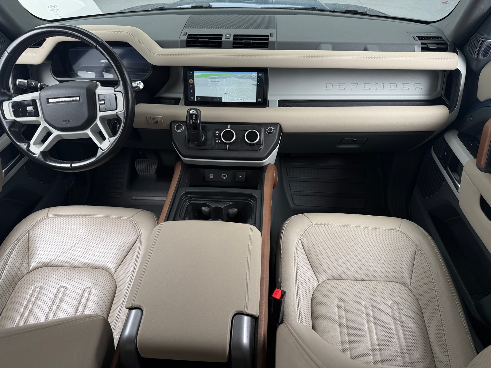 Thumbnail: 2022 Land Rover Defender - 3