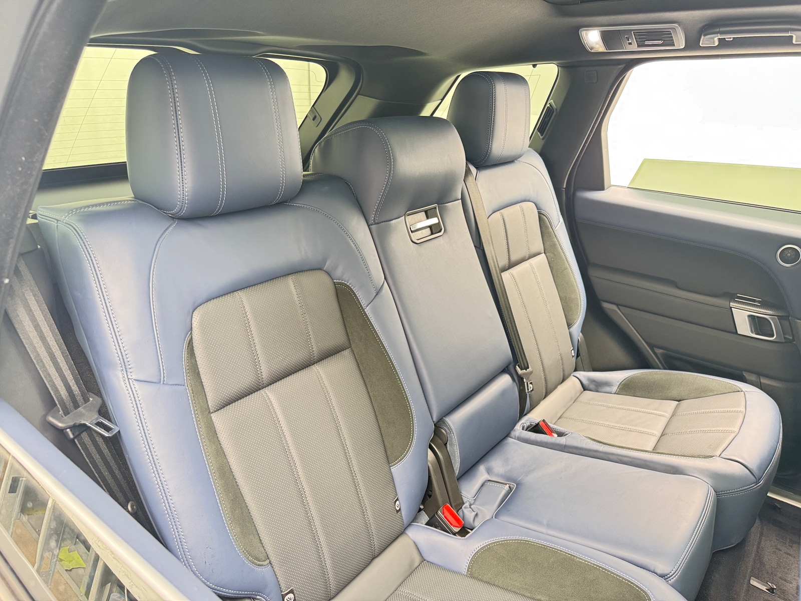 Thumbnail: 2022 Land Rover Range Rover Sport - 5