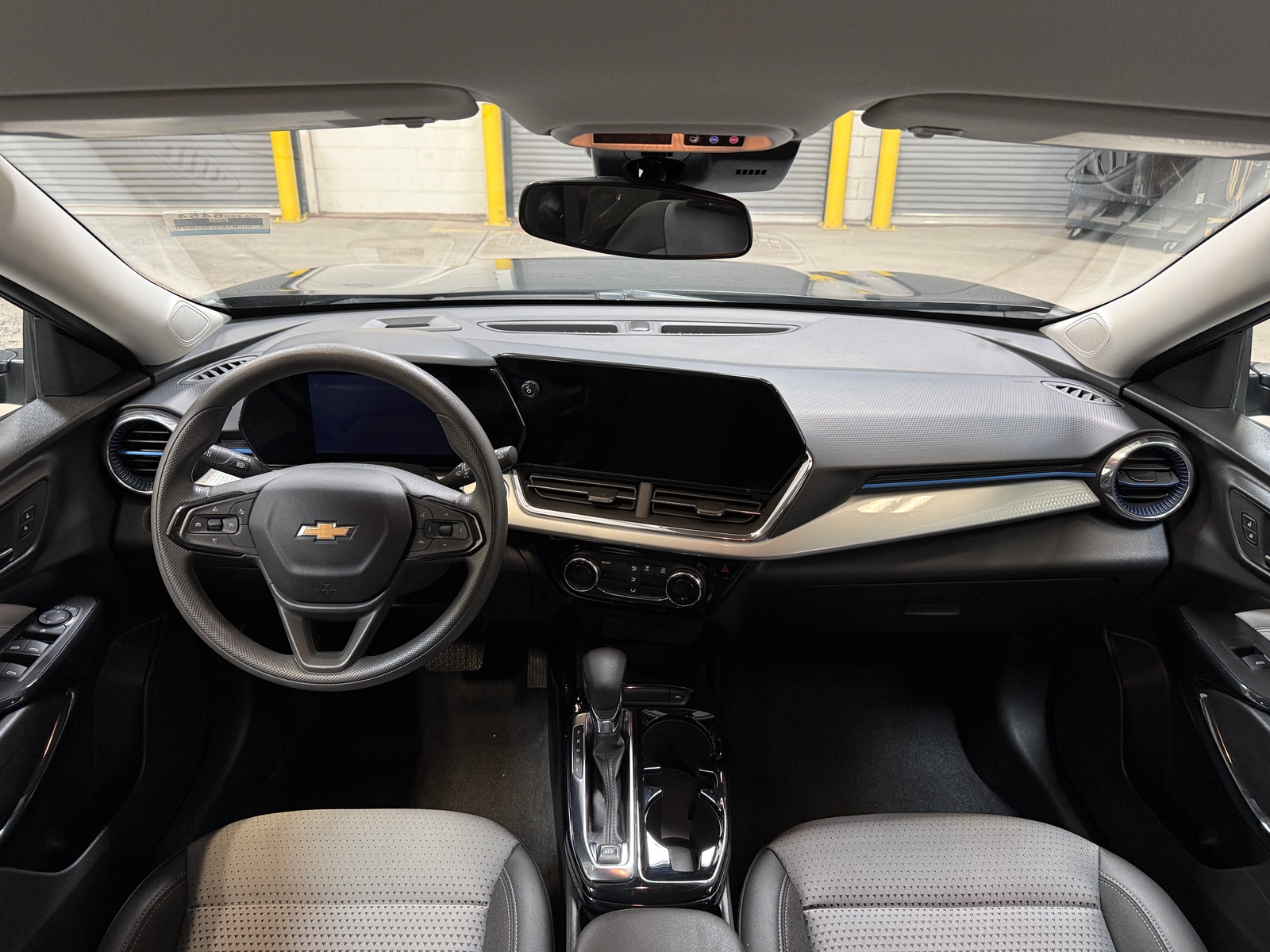 Thumbnail: 2025 Chevrolet Trax - 3