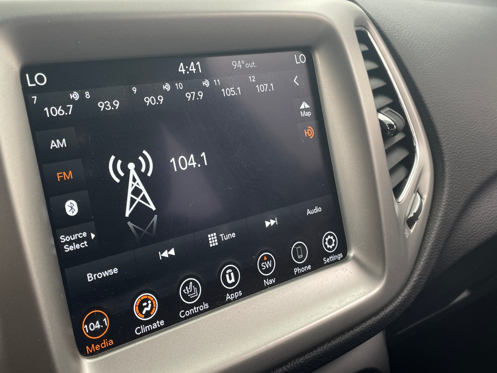 Thumbnail: 2020 Jeep Compass - 3