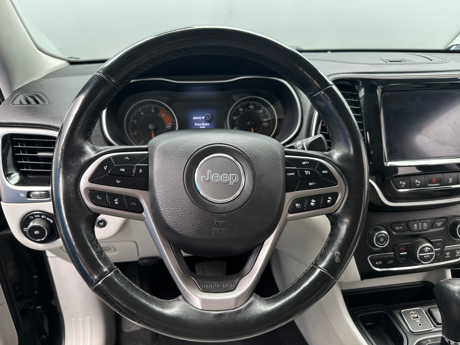 Thumbnail: 2019 Jeep Cherokee - 4
