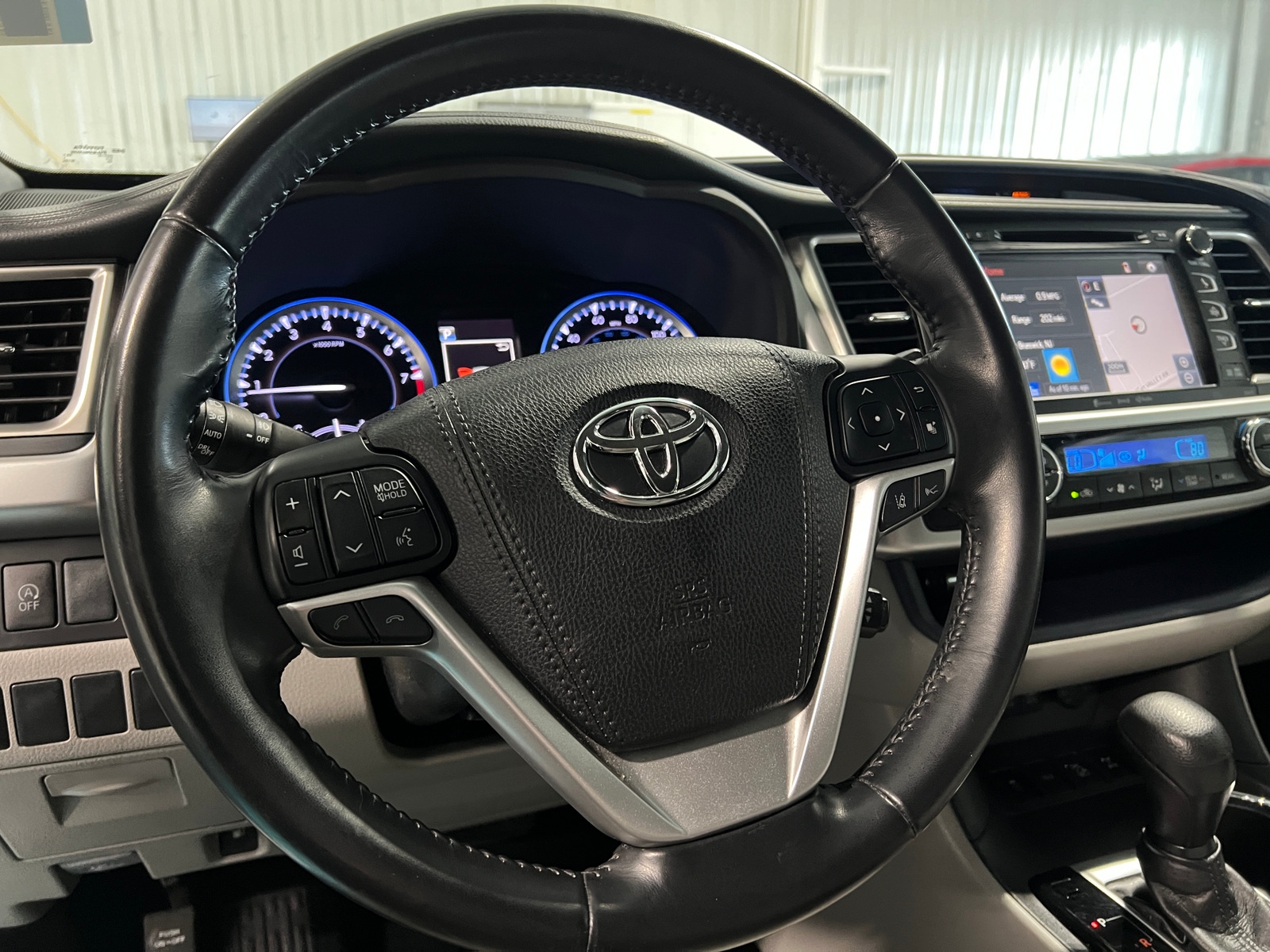 Thumbnail: 2018 Toyota Highlander - 5