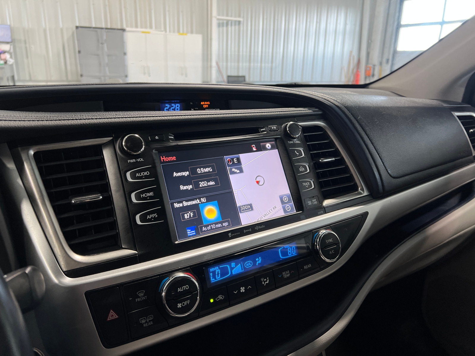 Thumbnail: 2018 Toyota Highlander - 4