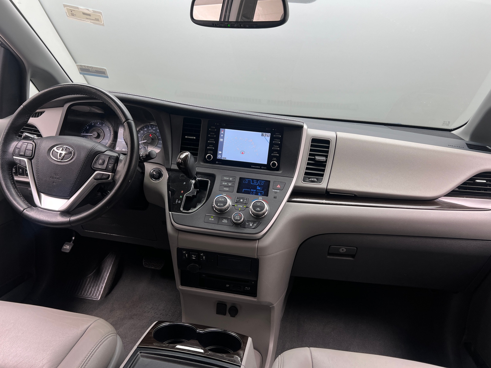 Thumbnail: 2020 Toyota Sienna - 2