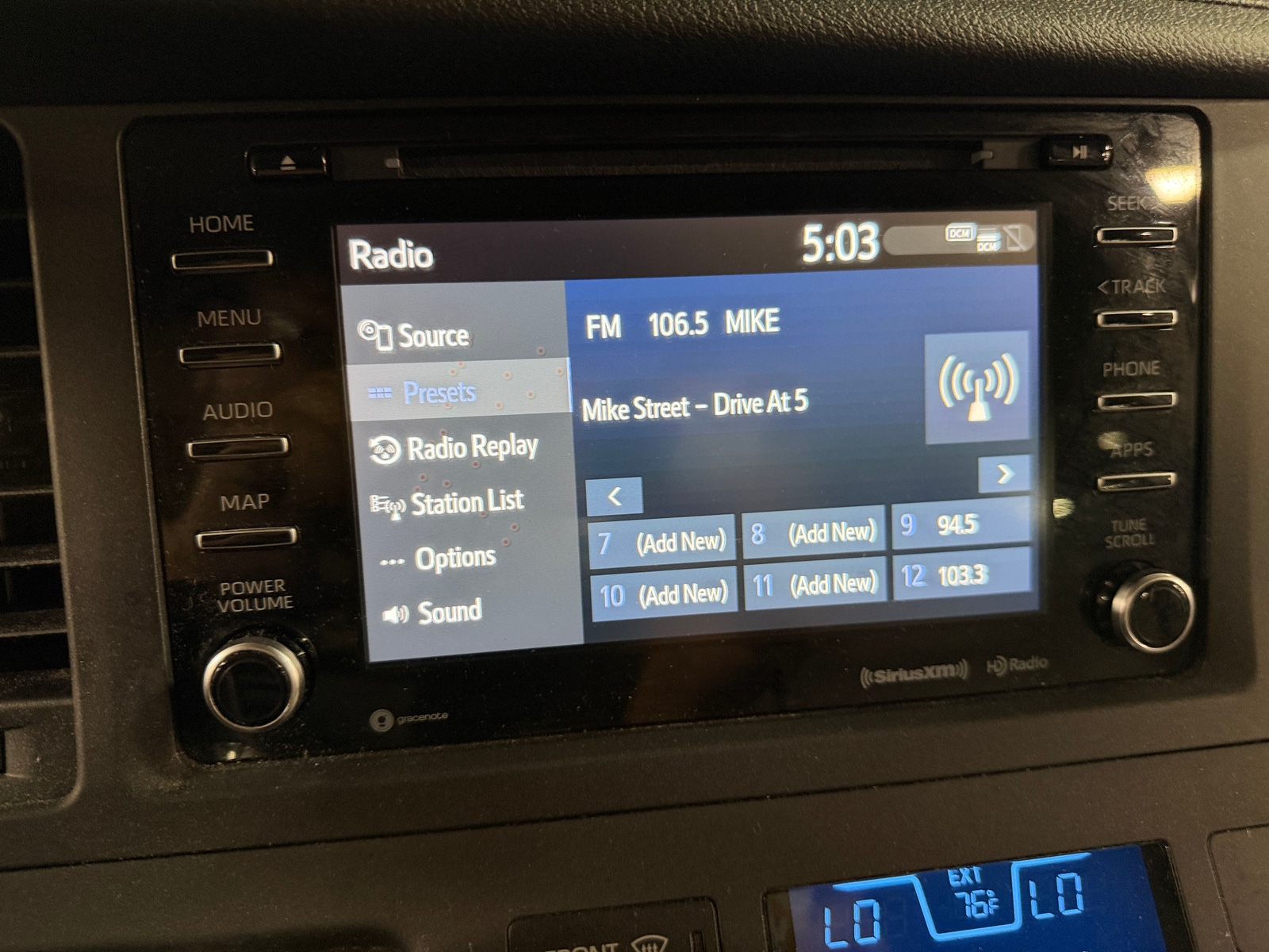 Thumbnail: 2020 Toyota Sienna - 3