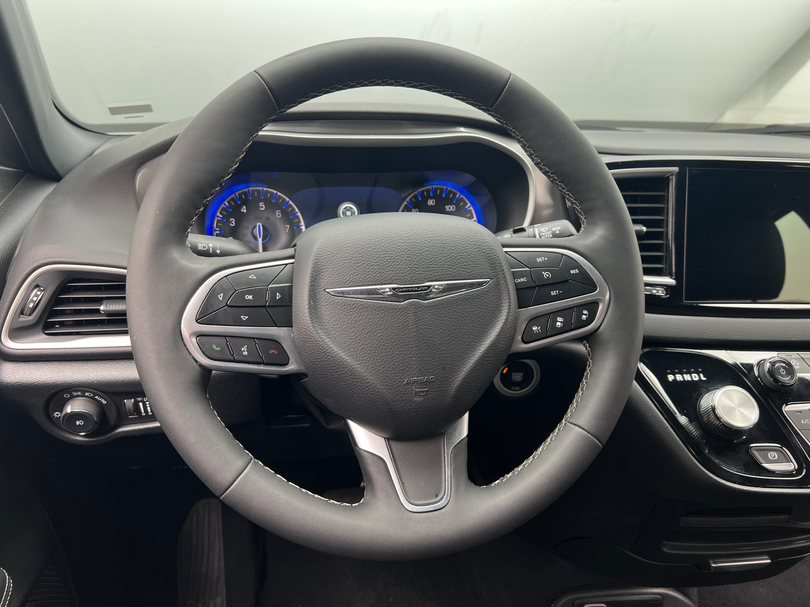 Thumbnail: 2026 Chrysler Pacifica - 4