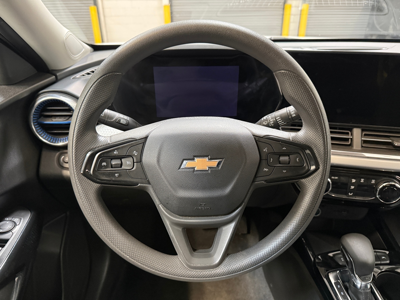 Thumbnail: 2025 Chevrolet Trax - 5