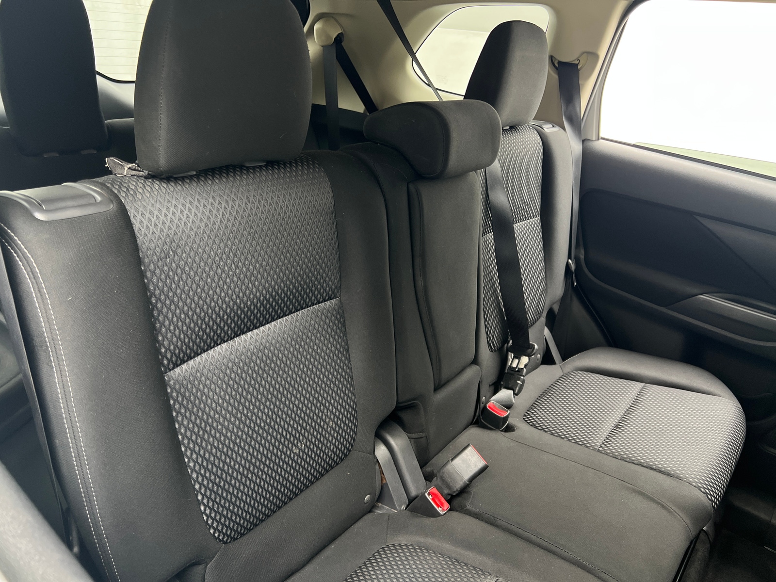 Thumbnail: 2018 Mitsubishi Outlander - 6