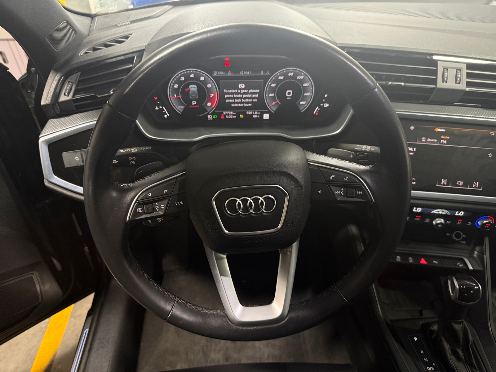 Thumbnail: 2023 Audi Q3 - 4
