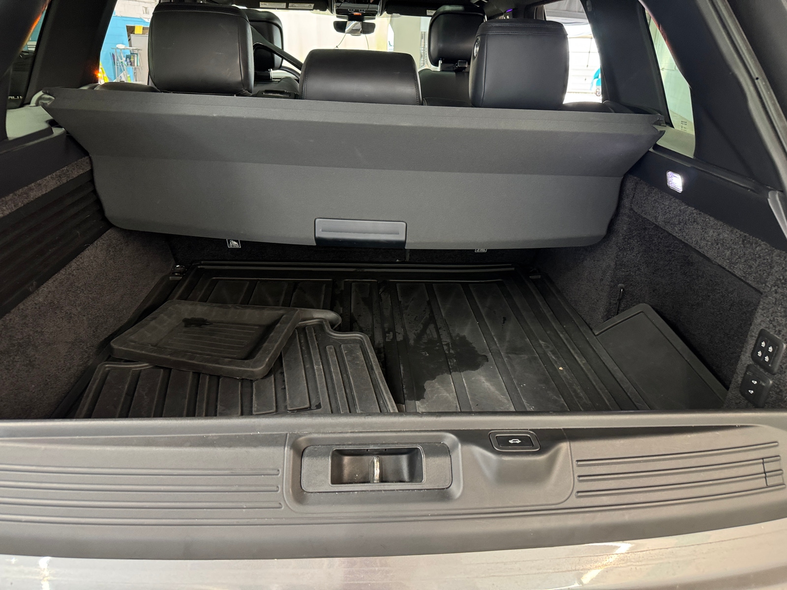 Thumbnail: 2019 Land Rover Range Rover - 6