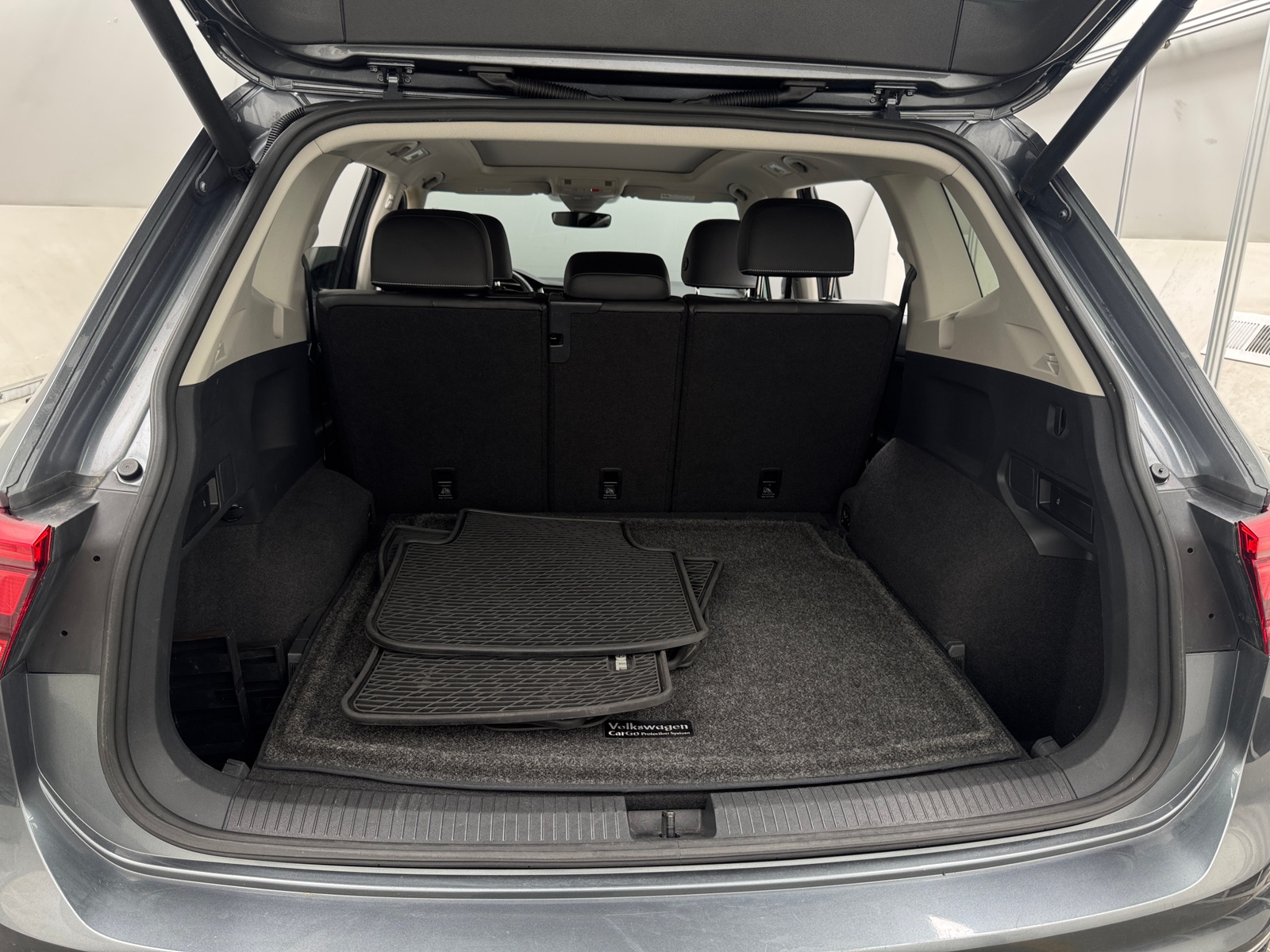 Thumbnail: 2021 Volkswagen Tiguan - 6