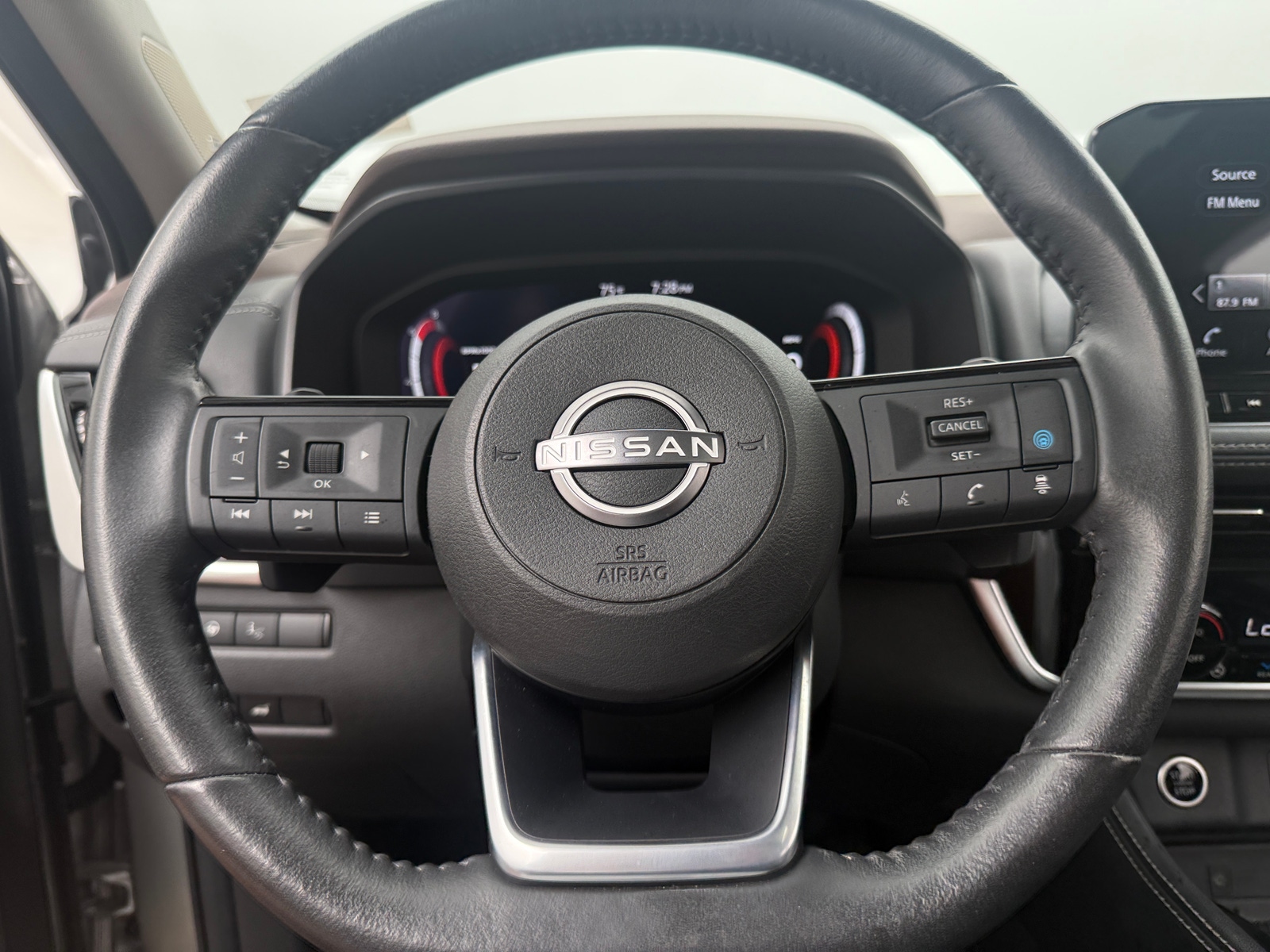 Thumbnail: 2023 Nissan Rogue - 4