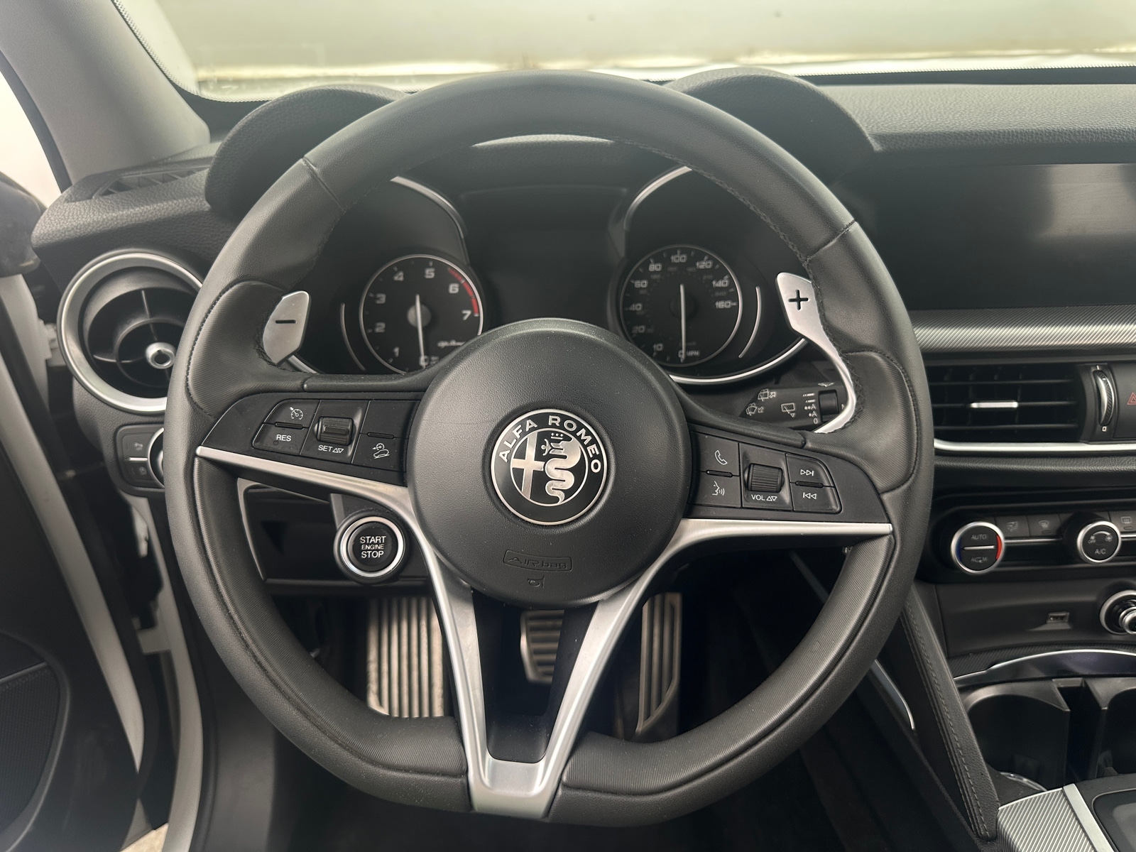 Thumbnail: 2018 Alfa Romeo Stelvio - 4