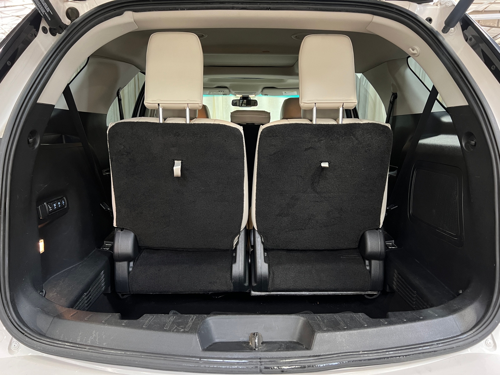 Thumbnail: 2016 Ford Explorer - 6