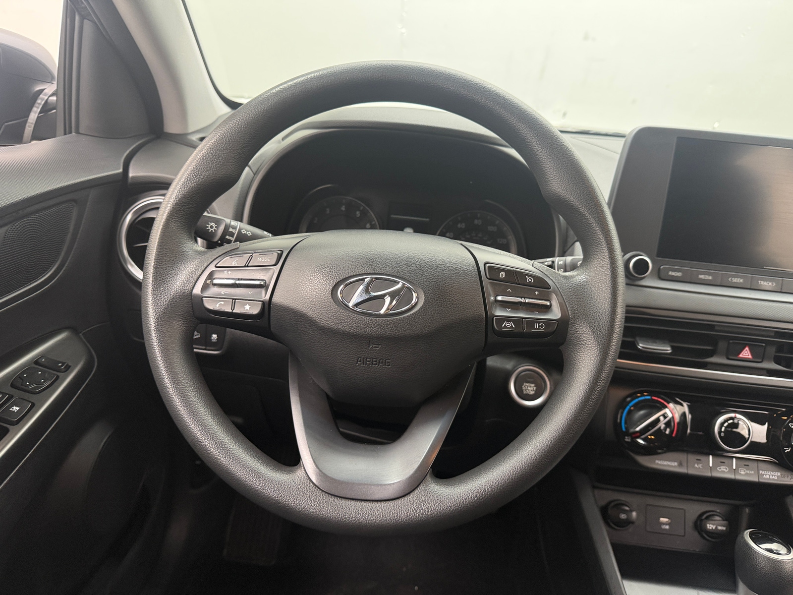 Thumbnail: 2023 Hyundai Kona - 5