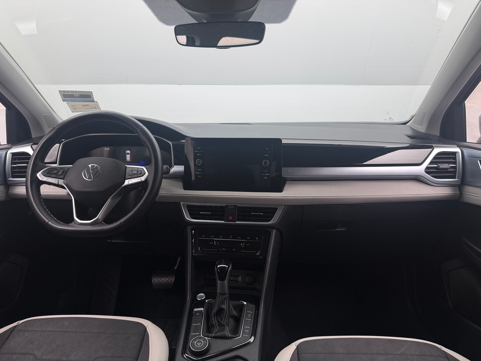 Thumbnail: 2025 Volkswagen Taos - 3