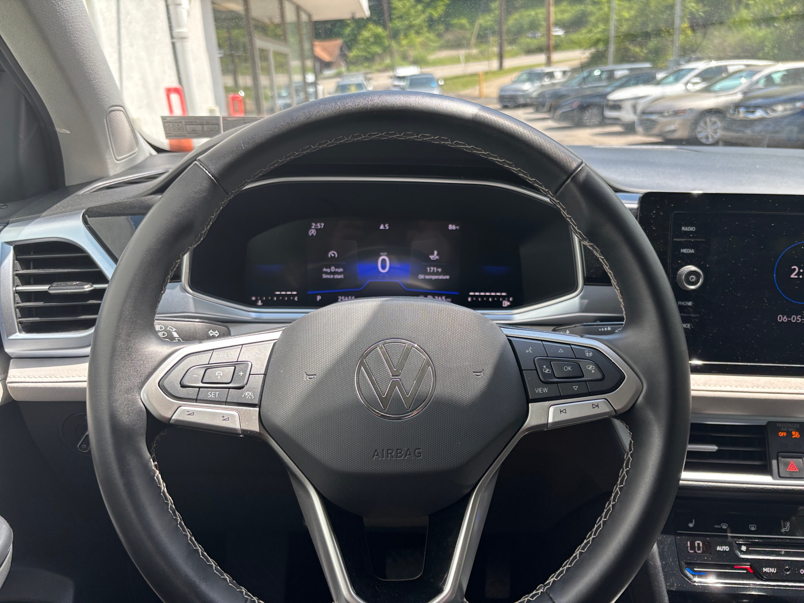 Thumbnail: 2025 Volkswagen Taos - 5