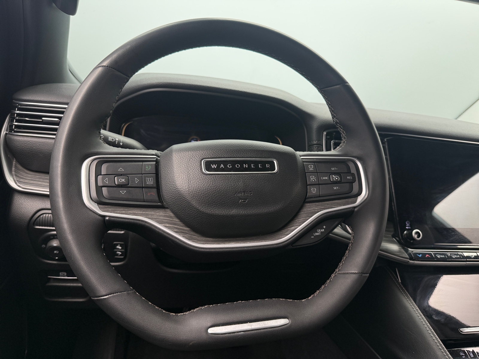 Thumbnail: 2024 Jeep Wagoneer - 4