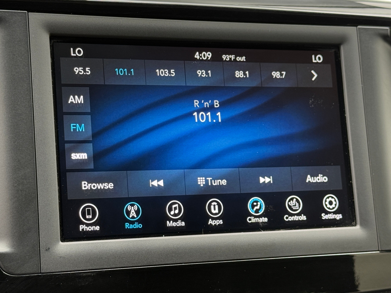 Thumbnail: 2020 Chrysler Pacifica - 3