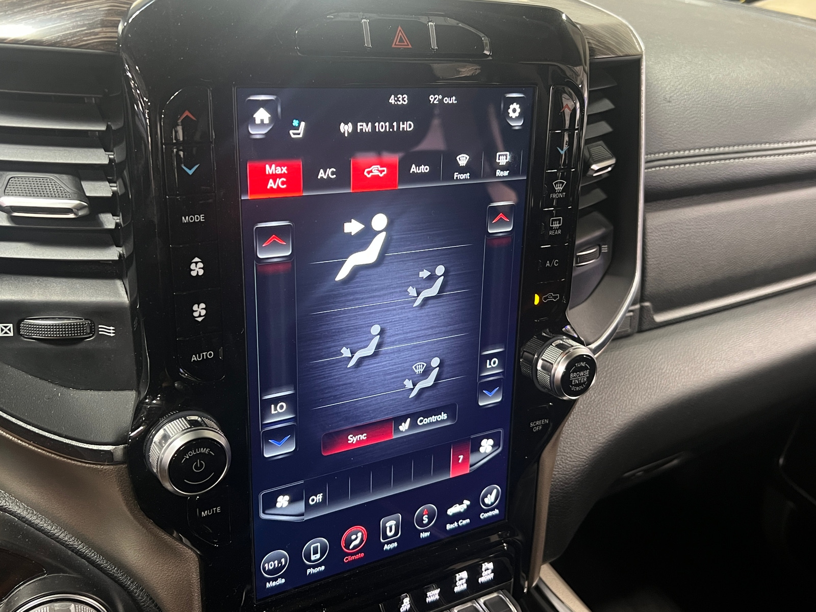Thumbnail: 2020 RAM 1500 - 3