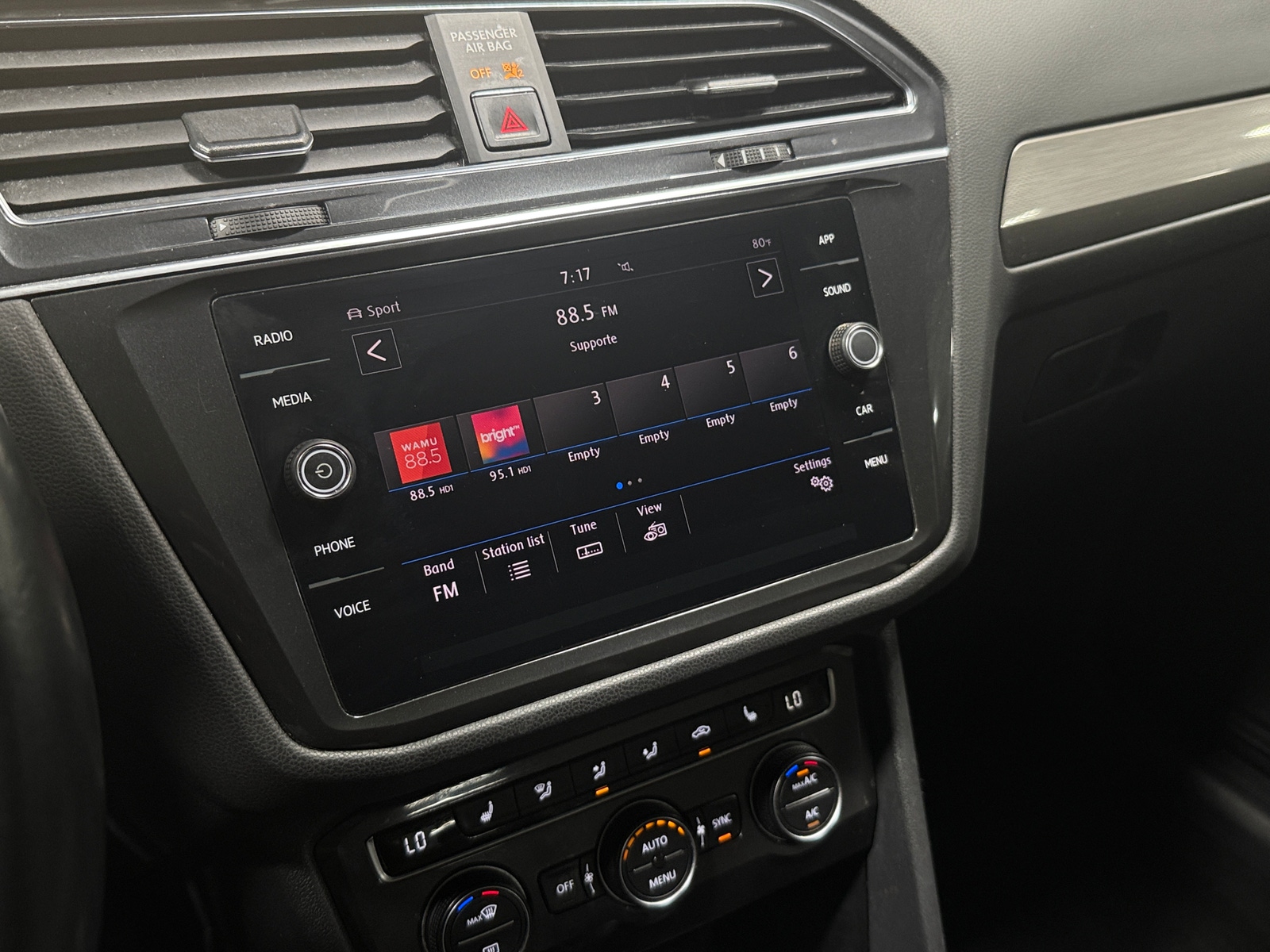 Thumbnail: 2018 Volkswagen Tiguan - 3