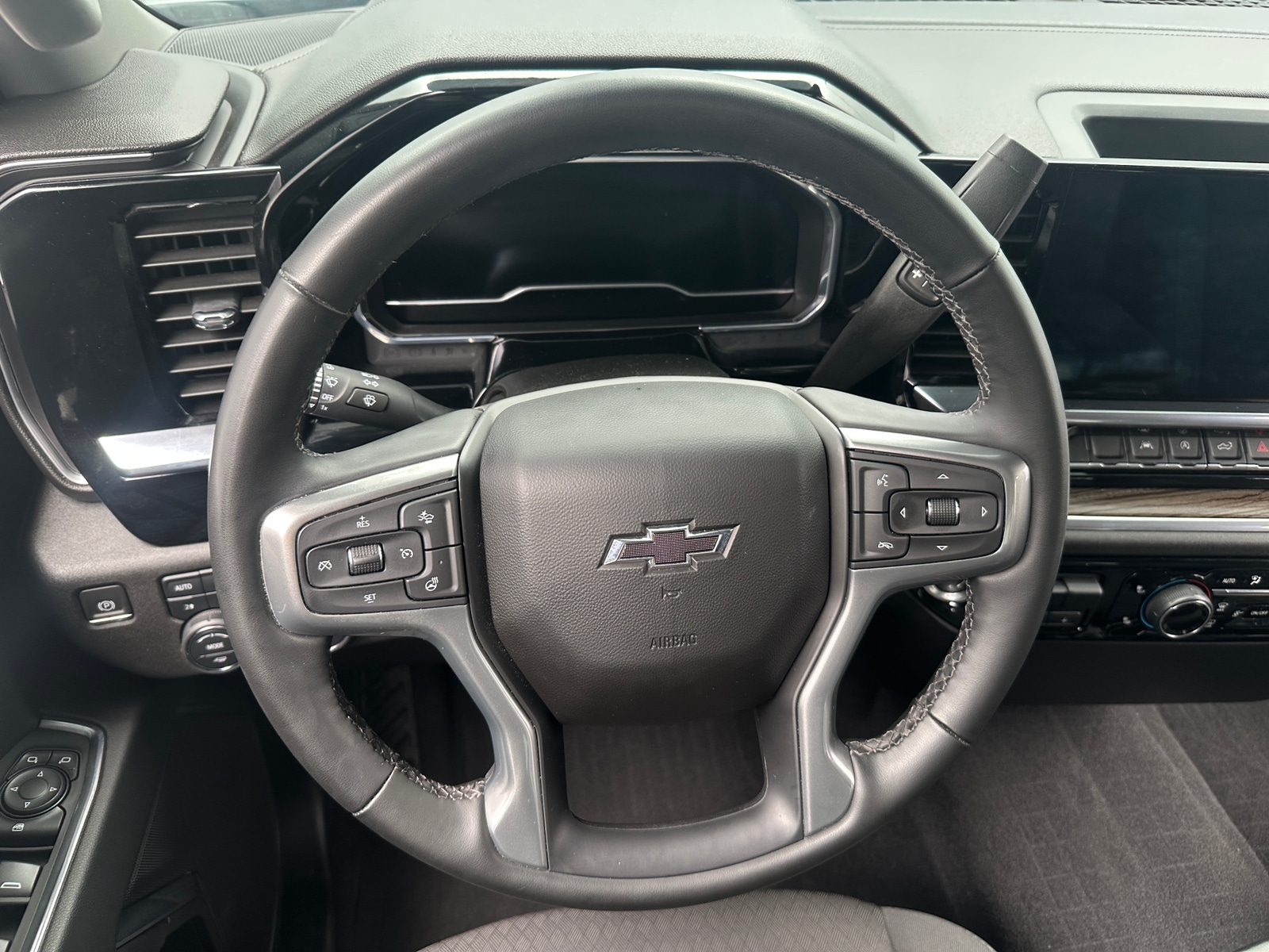 Thumbnail: 2024 Chevrolet Silverado 1500 - 5