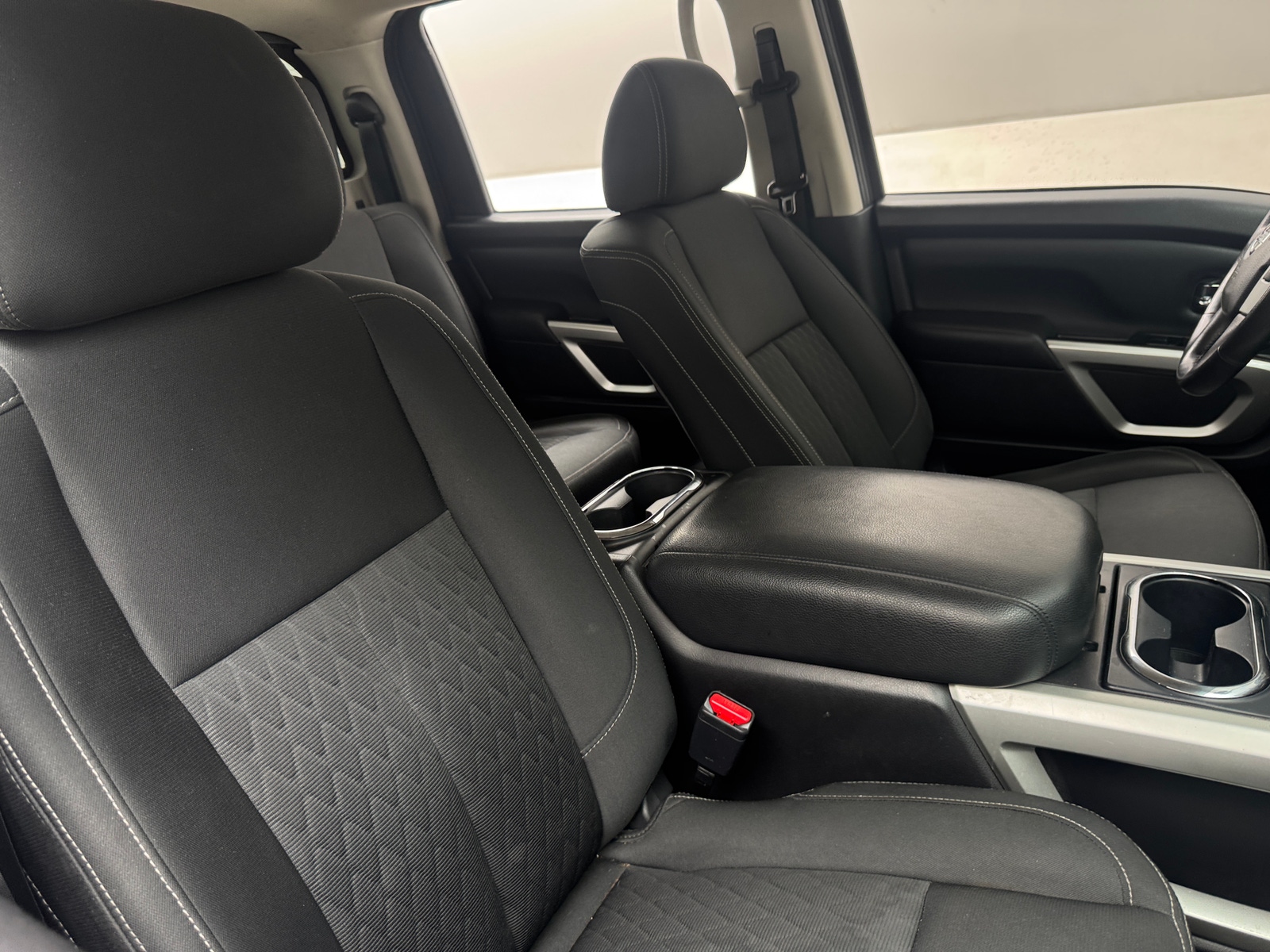 Thumbnail: 2019 Nissan Titan - 2