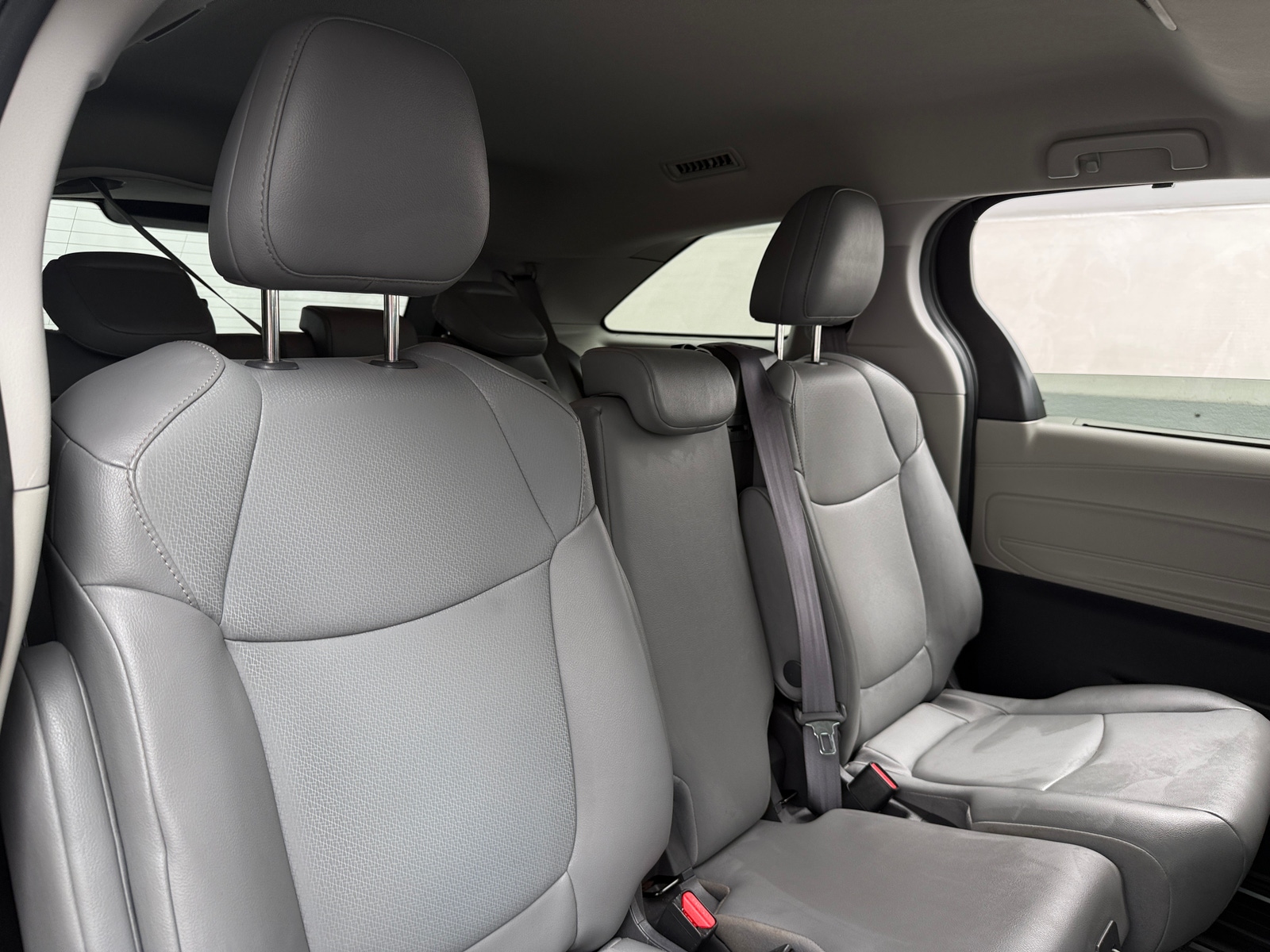 Thumbnail: 2021 Toyota Sienna - 5