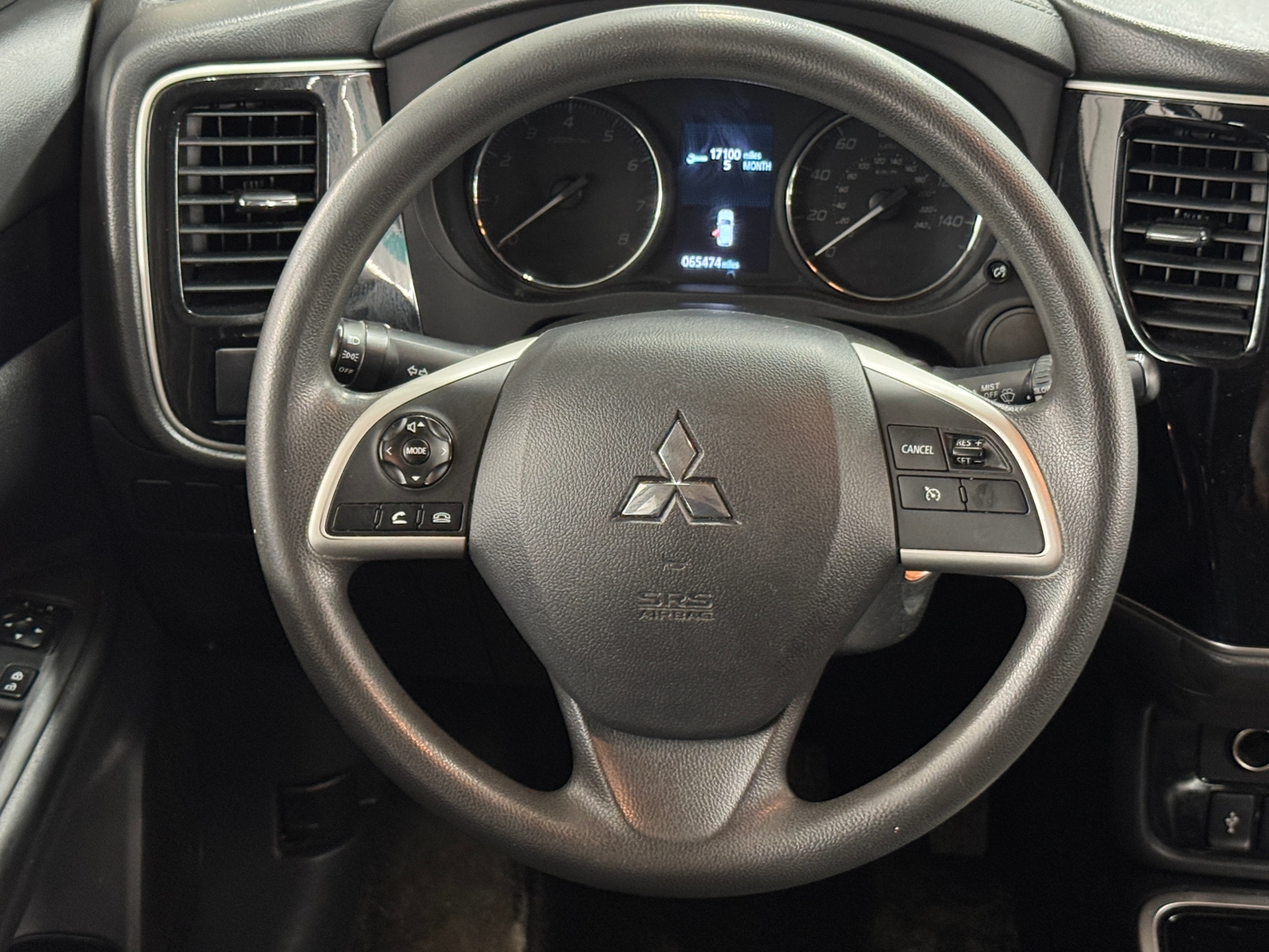 Thumbnail: 2020 Mitsubishi Outlander - 5