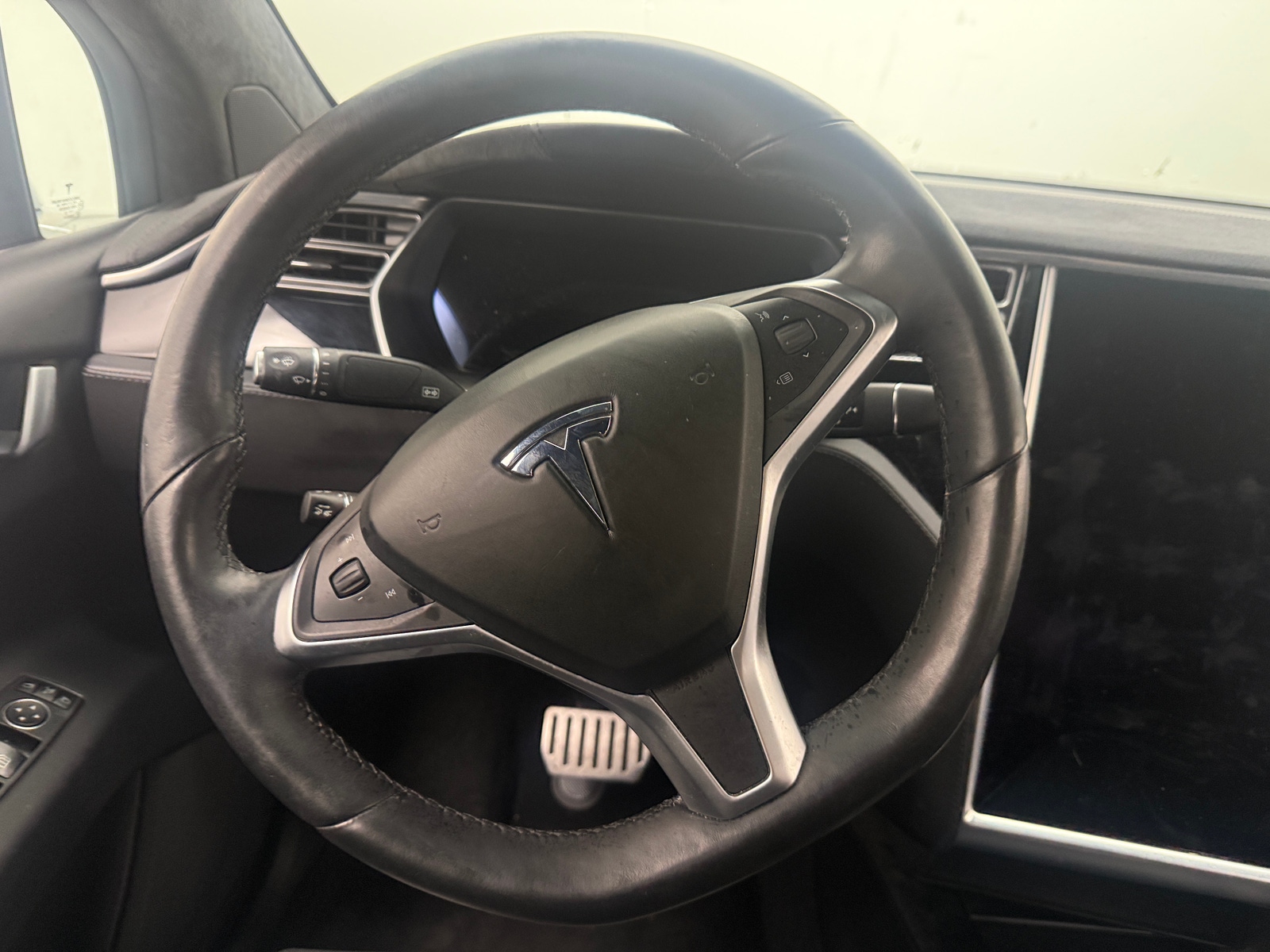 Thumbnail: 2016 Tesla Model X - 4