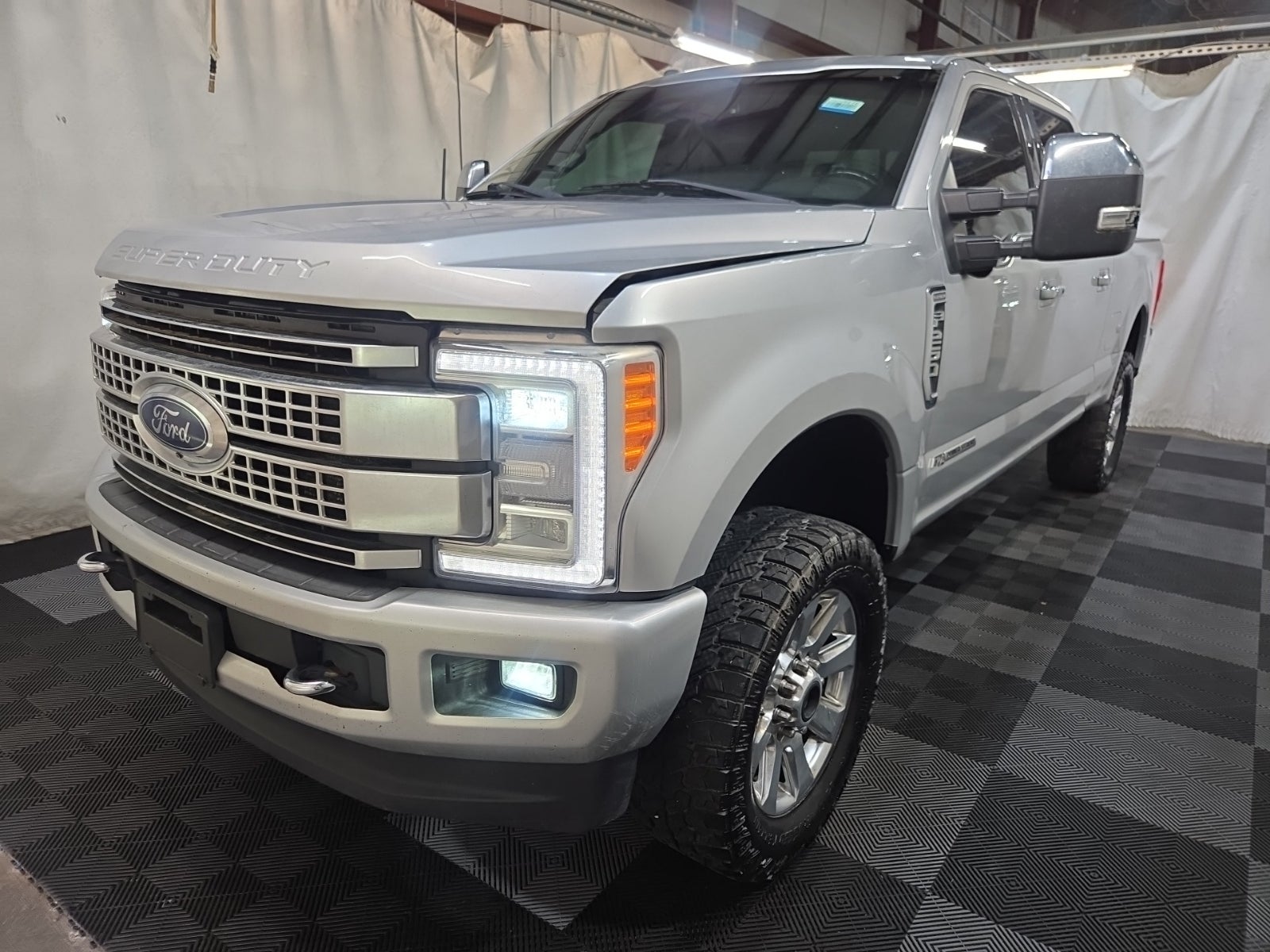 2018 Ford F-250 Platinum 4WD Crew Cab 6.75' Box