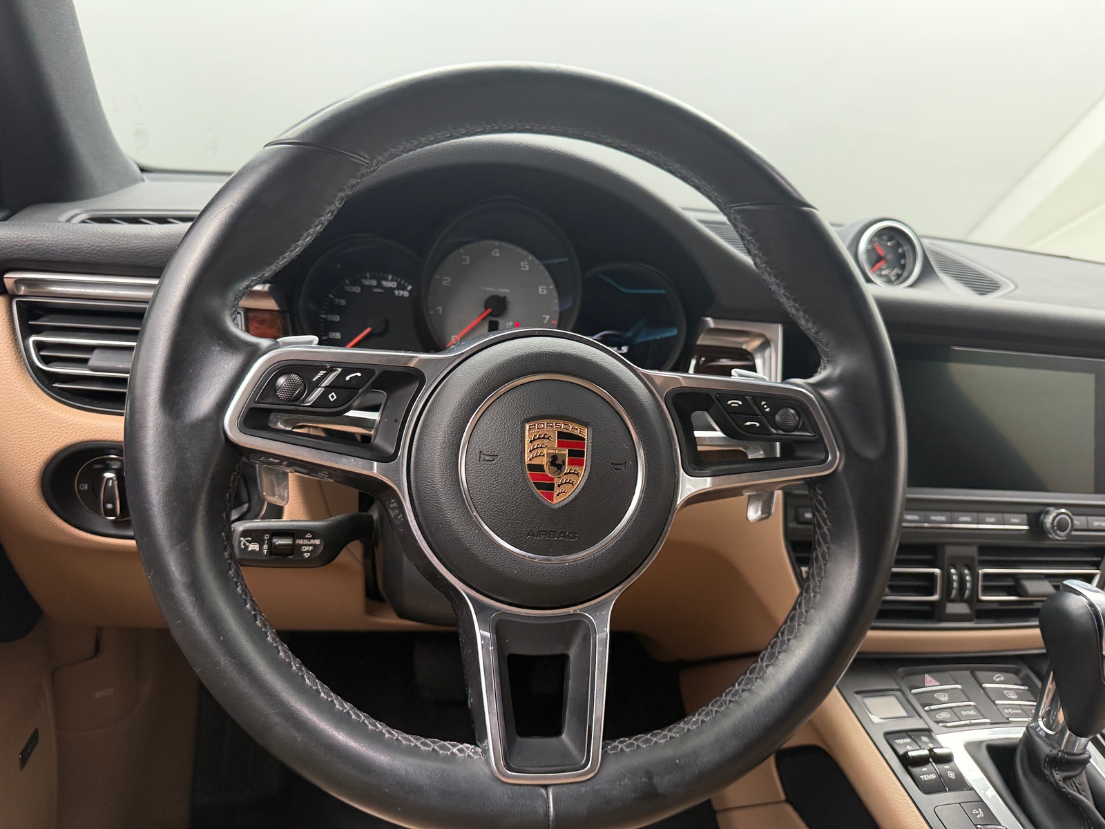 Thumbnail: 2019 Porsche Macan - 4