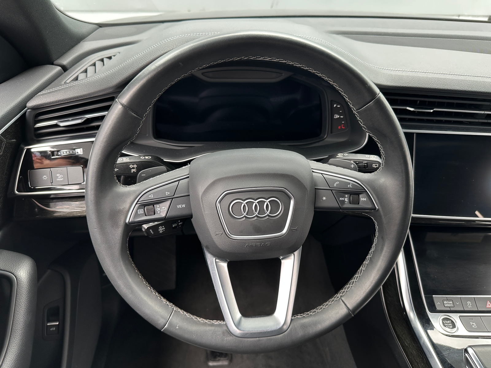 Thumbnail: 2023 Audi Q8 - 4