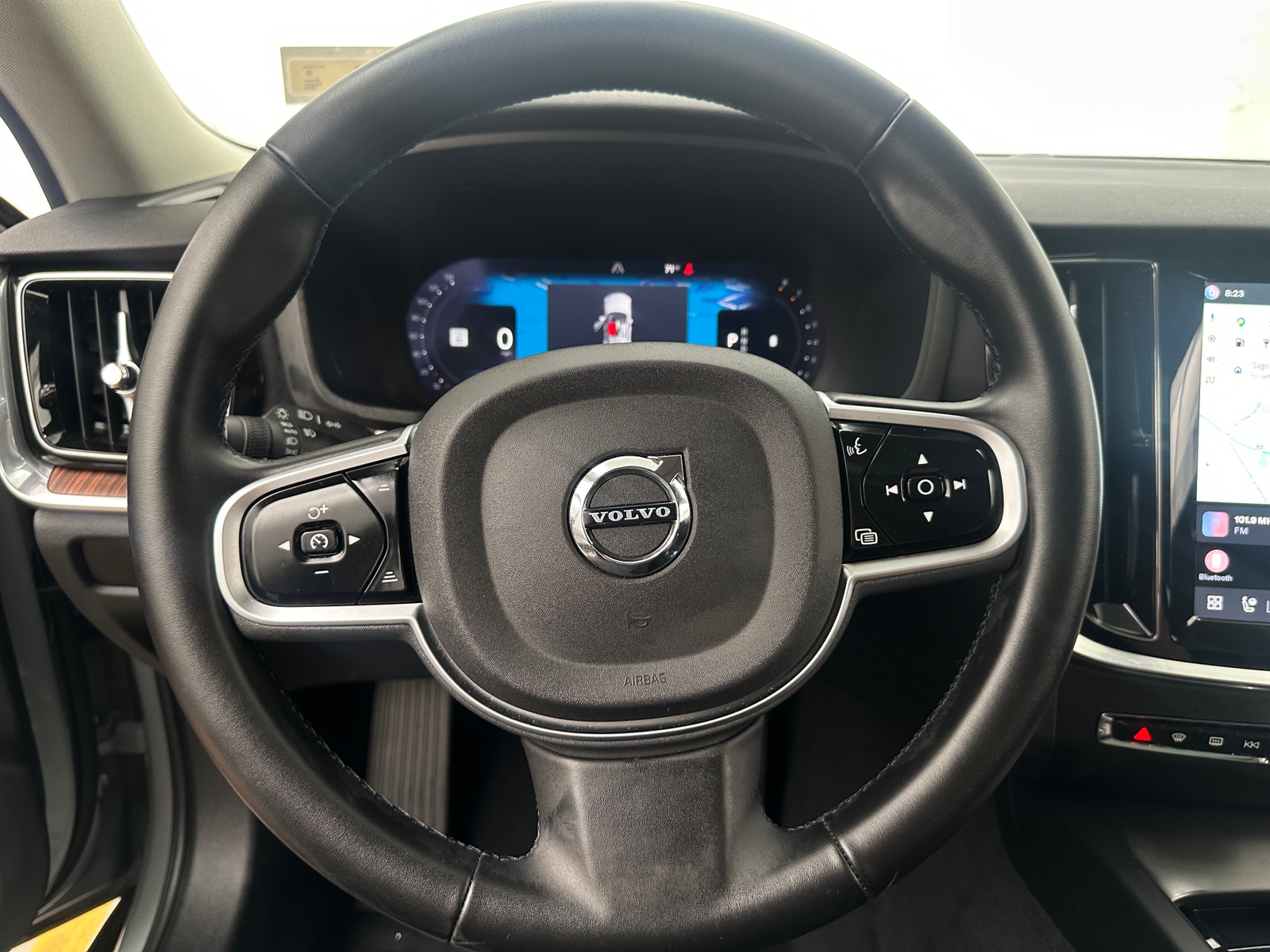Thumbnail: 2025 Volvo V60 - 4