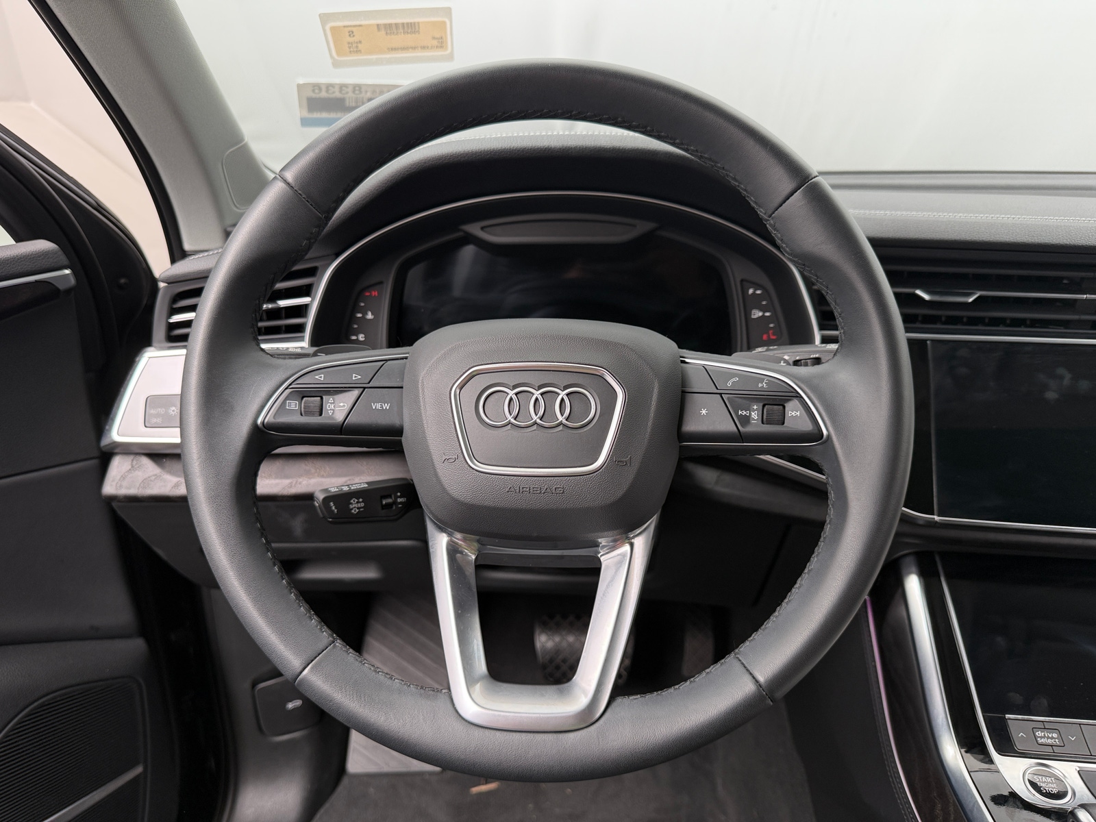 Thumbnail: 2023 Audi Q7 - 4