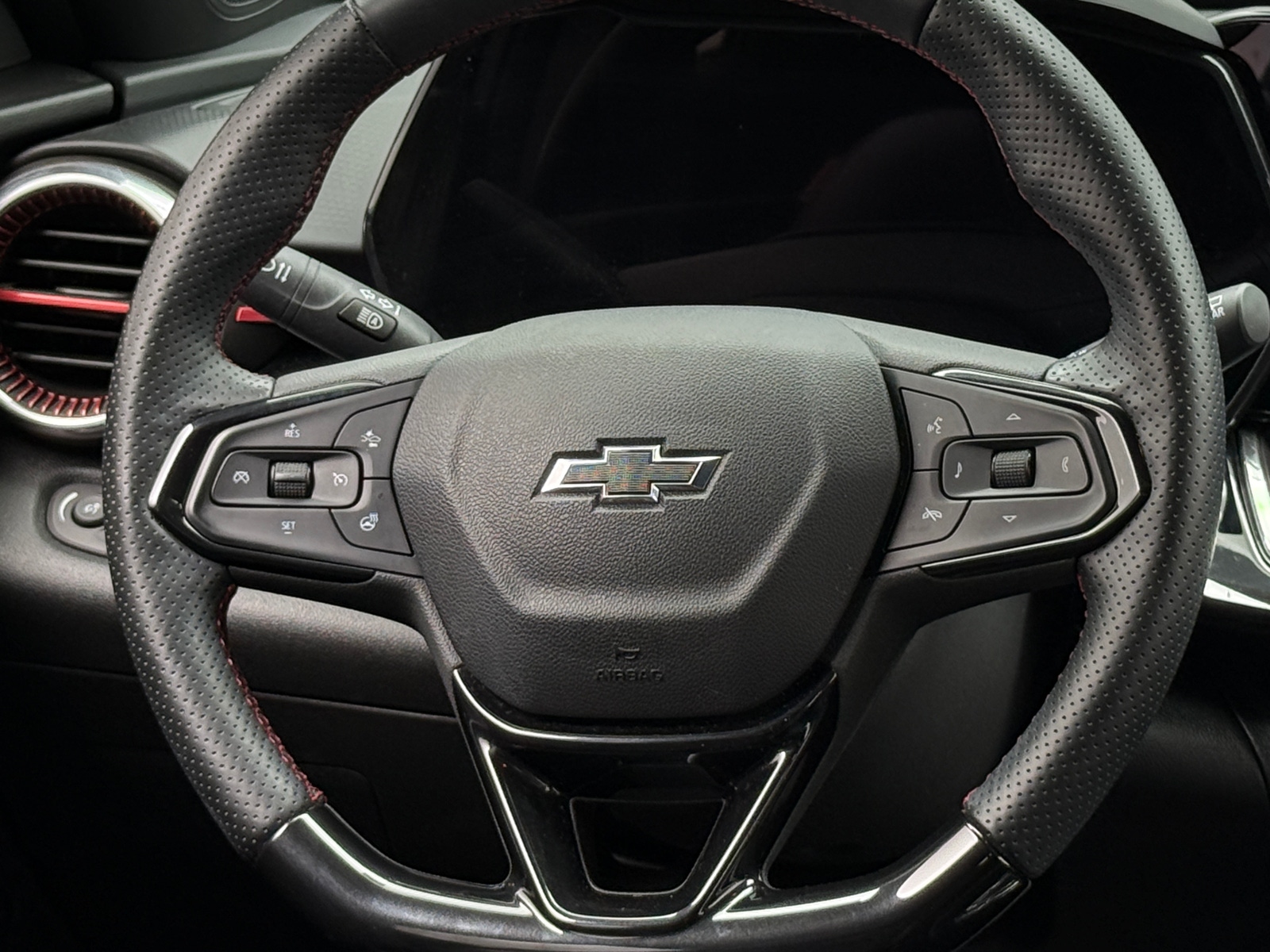 Thumbnail: 2025 Chevrolet Trax - 4