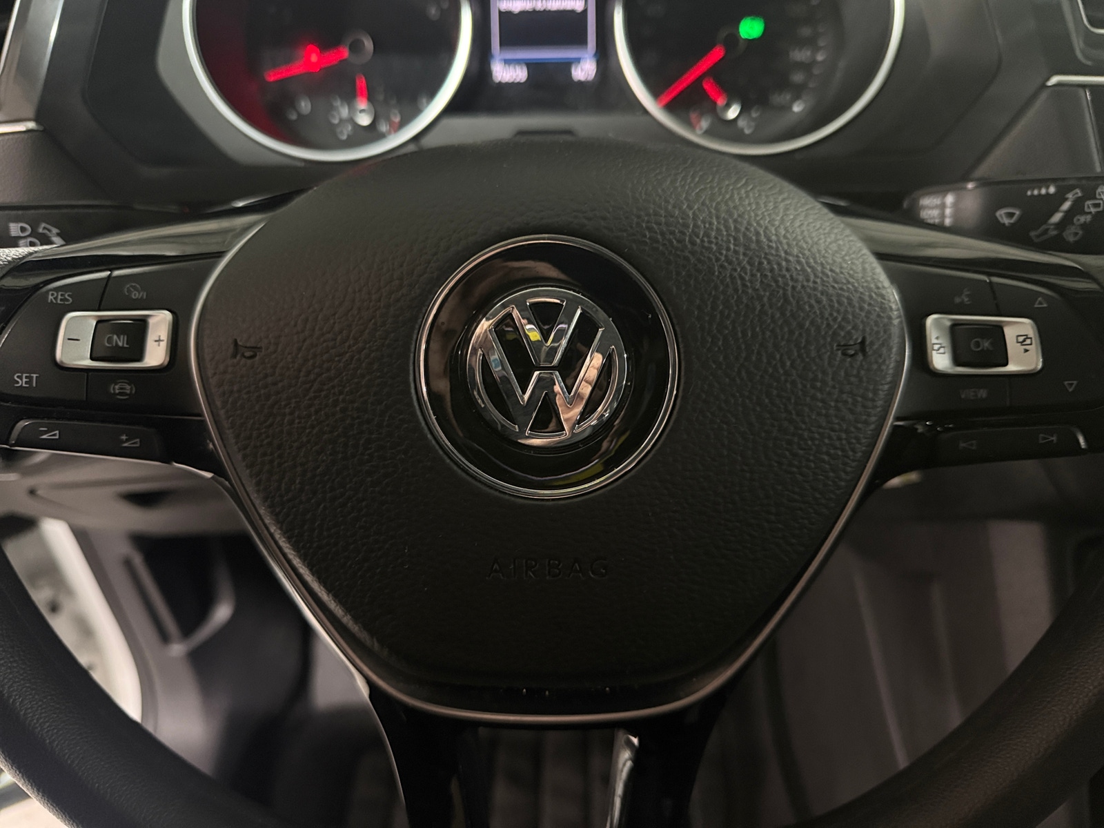 Thumbnail: 2021 Volkswagen Tiguan - 5