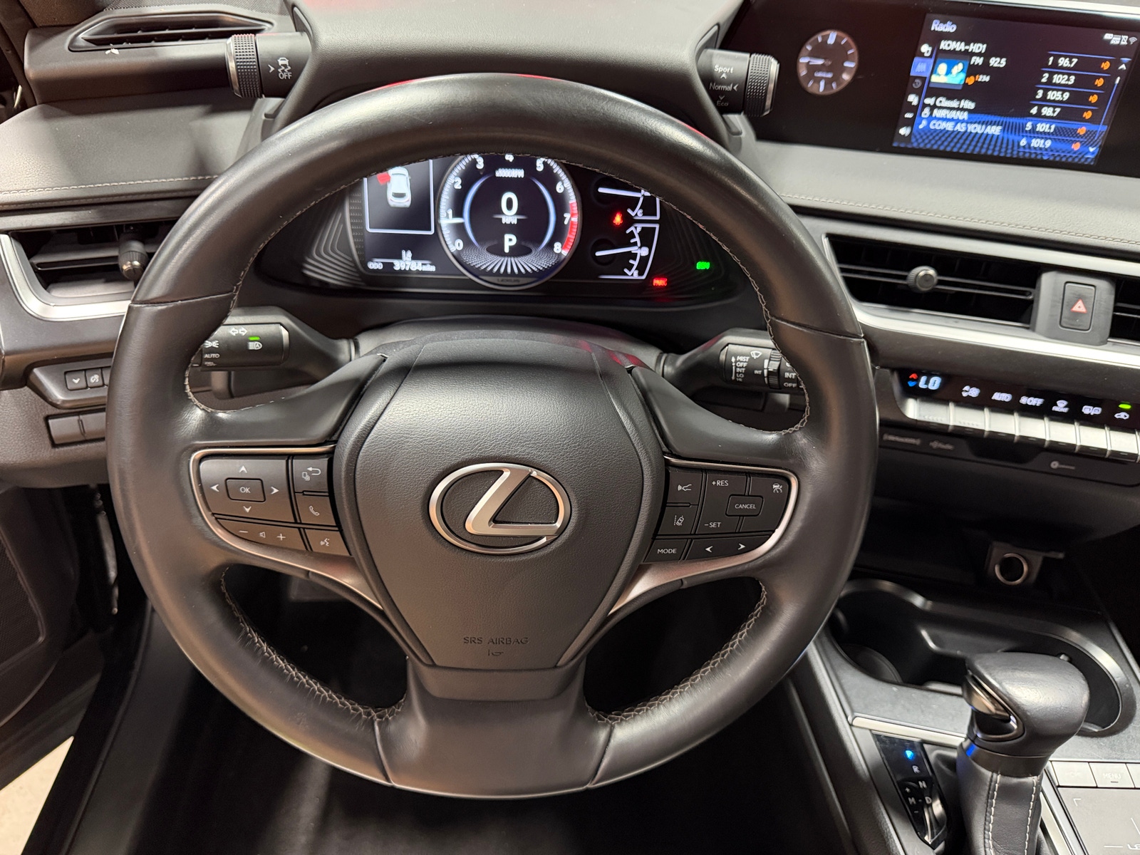 Thumbnail: 2020 Lexus UX - 4