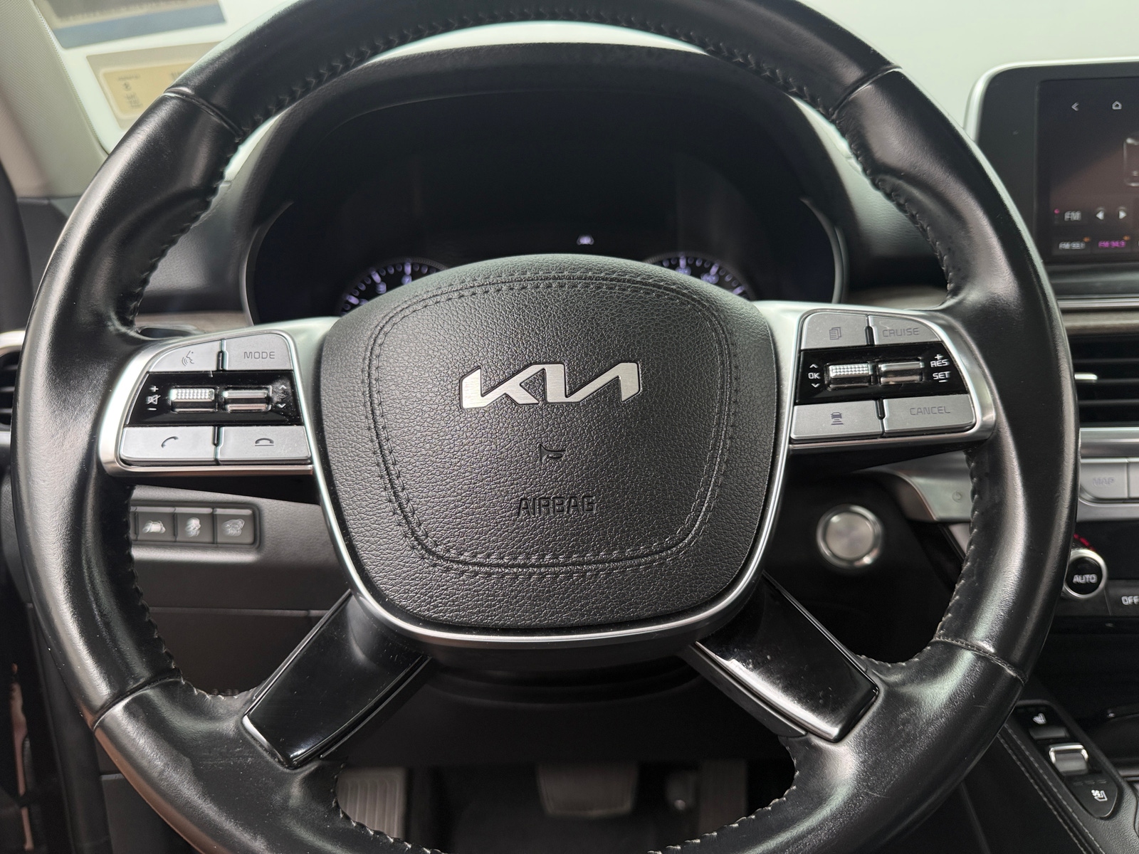 Thumbnail: 2022 Kia Telluride - 4