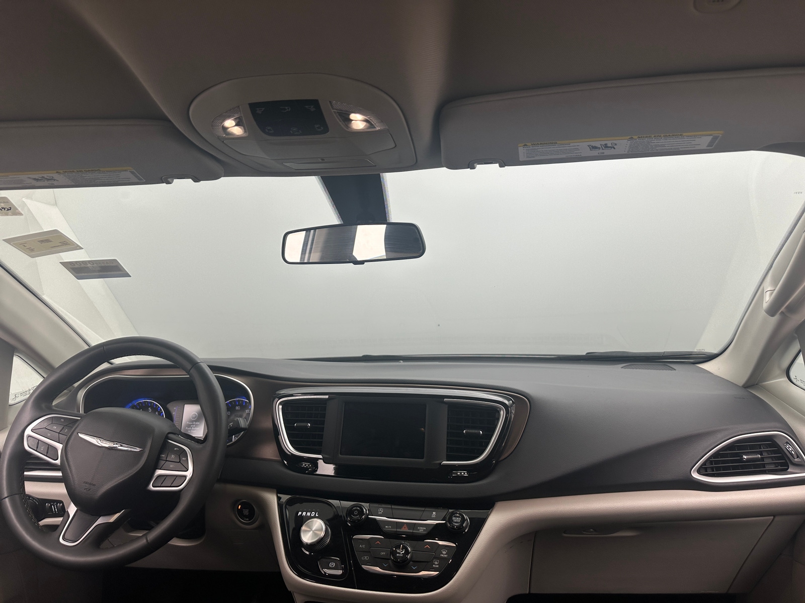Thumbnail: 2022 Chrysler Voyager - 3
