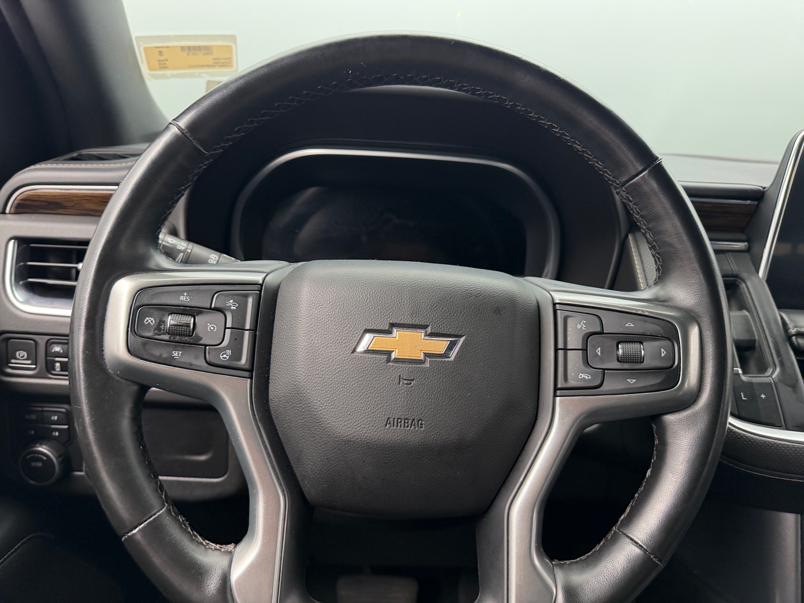 Thumbnail: 2023 Chevrolet Suburban - 4