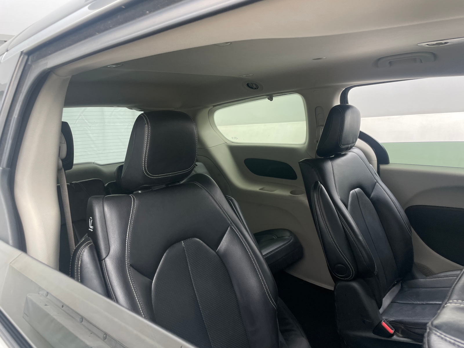 Thumbnail: 2022 Chrysler Pacifica - 5