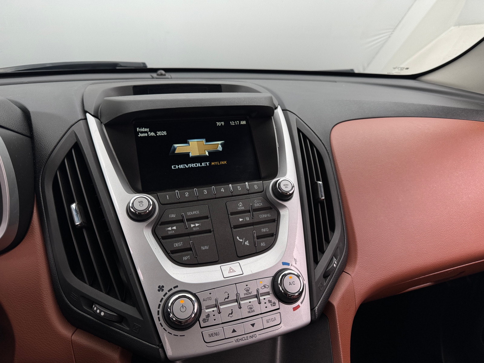 Thumbnail: 2016 Chevrolet Equinox - 3