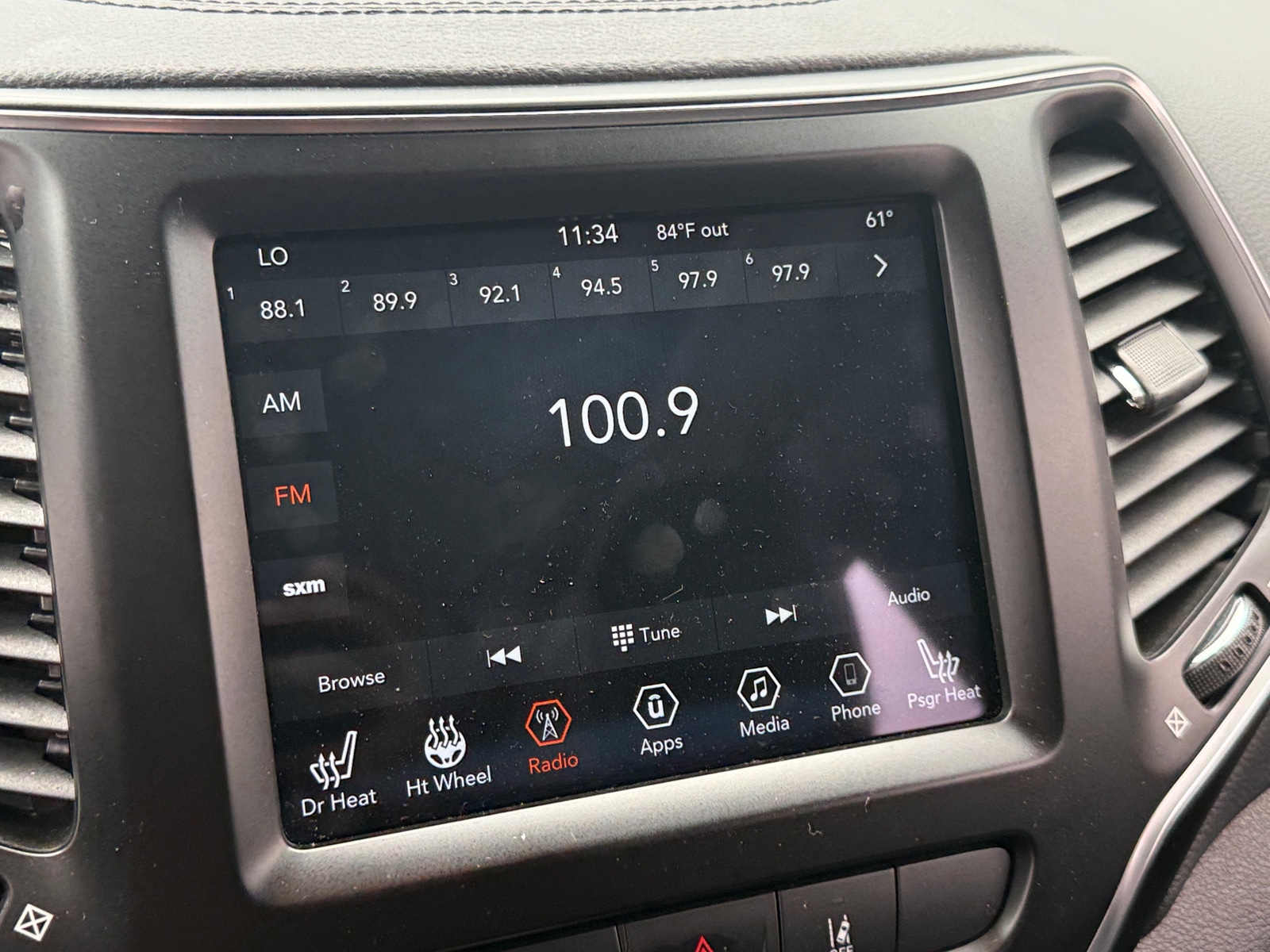 Thumbnail: 2022 Jeep Cherokee - 3