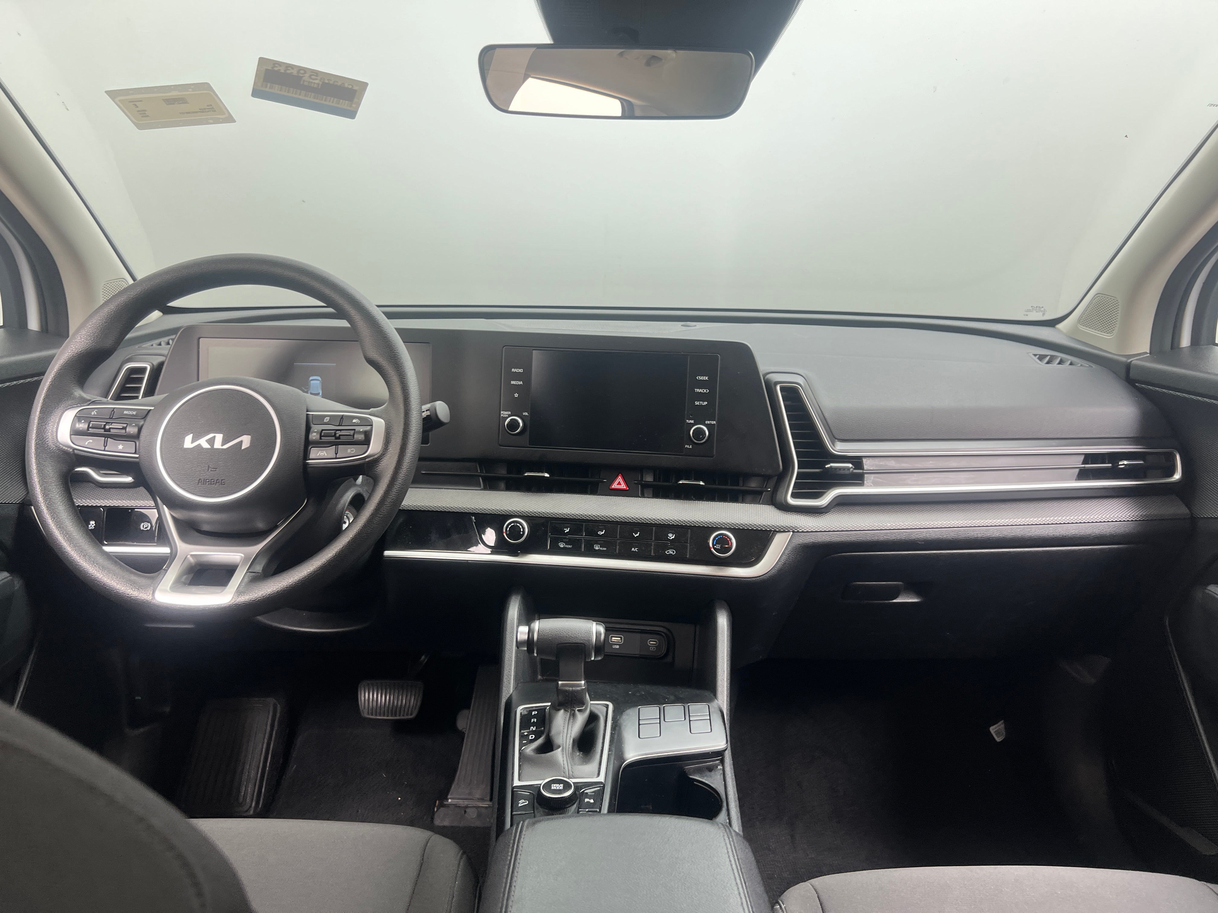 2025 Kia Sportage LX - Photo 9