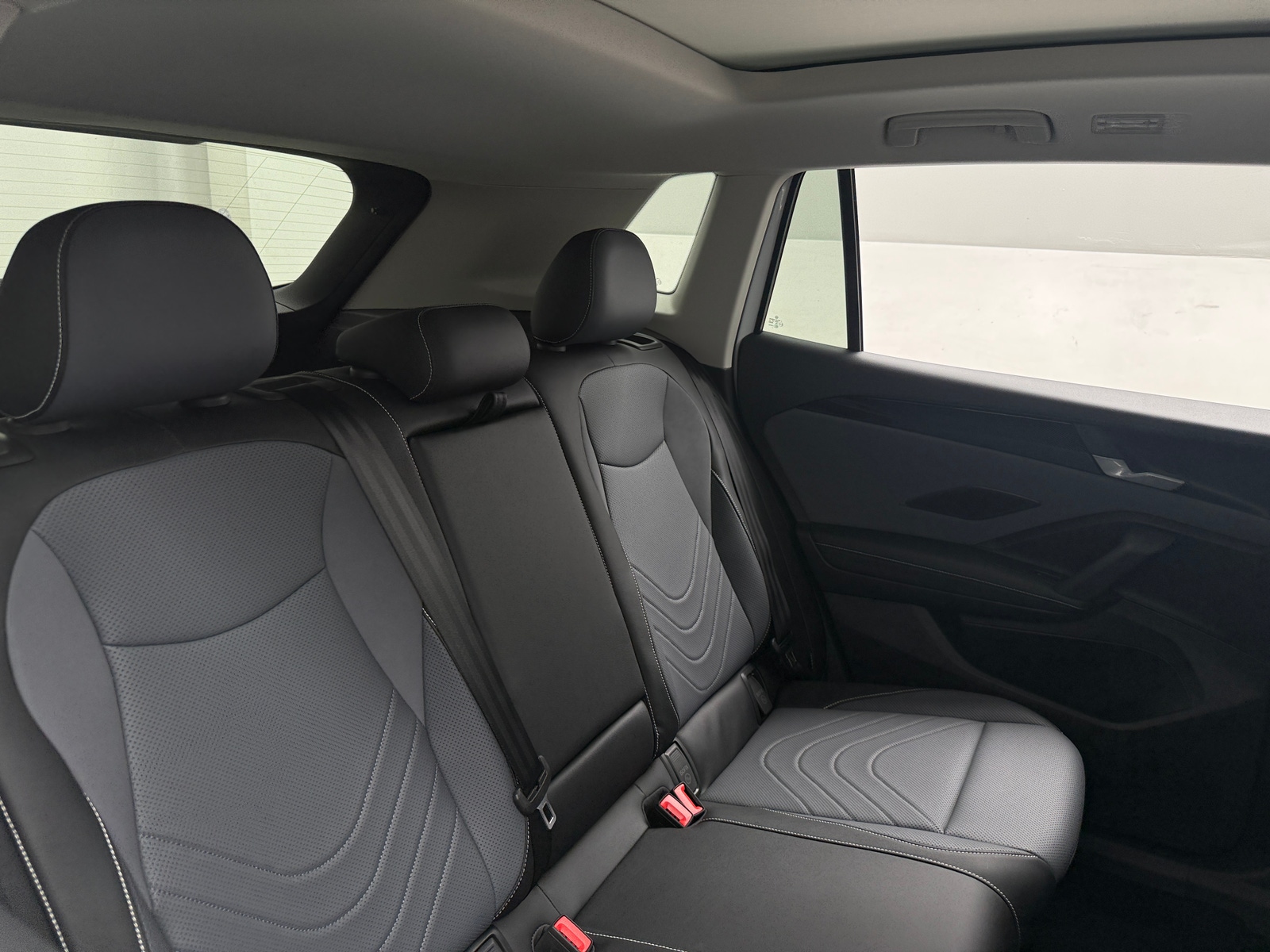 Thumbnail: 2025 Volkswagen Tiguan - 5
