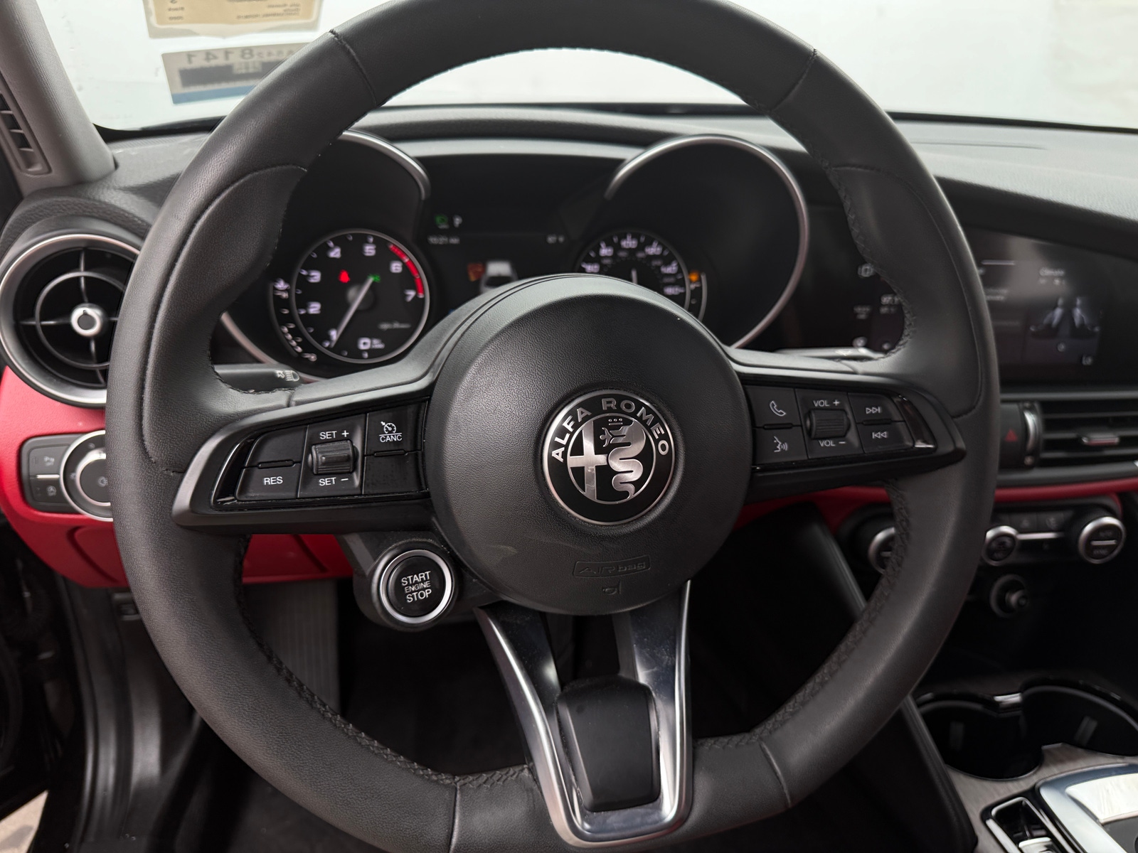 Thumbnail: 2020 Alfa Romeo Giulia - 4
